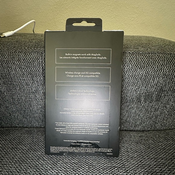 Kate Spade iPhone 15 Pro (6.1”) MagSafe Protective Case Floral Iridescent NIB - Picture 8 of 8